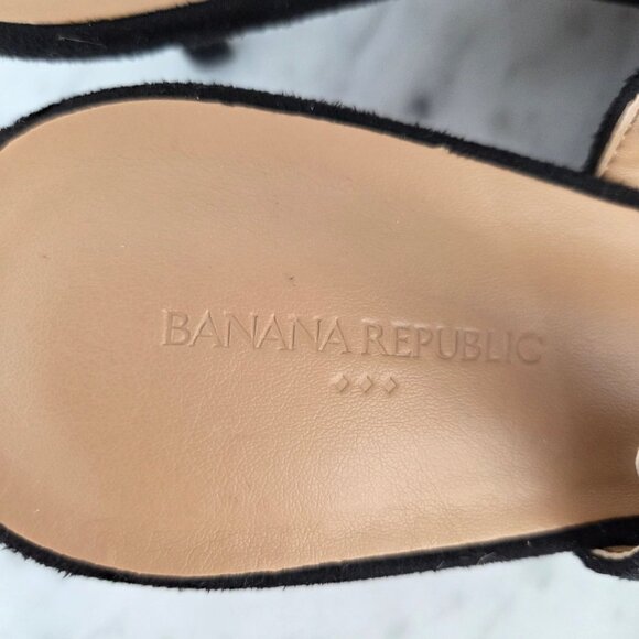 Banana Republic Kitten Heel Black Suede Slingbacks - Picture 4 of 9